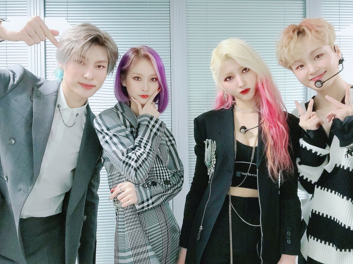 Checkmate_tweet's tweet photo. [#체크메이트]
뮤직뱅크 완료💕
#용석 #시은 #수리 #노아 #체크메이트 #CHECKMATE #YOU https://t.co/AHJWdlM8jo