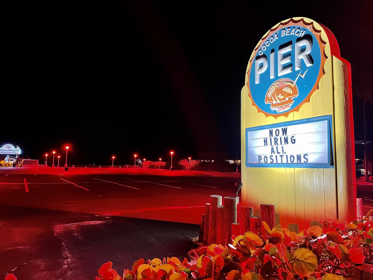RickNeale1's tweet photo. Rare sight: Cocoa Beach Pier parking lot is closed less than 90 minutes before the SpaceX-NASA Crew-2 predawn launch. @Florida_Today #321launch https://t.co/kHp0pyoY6Z