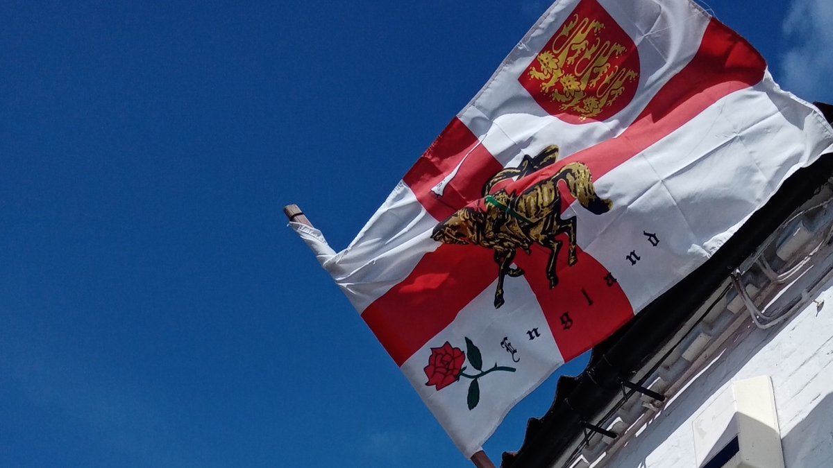 The bloomers would like to wish you all a Happy St. Georges Day.  Hoping you like the High St flags.