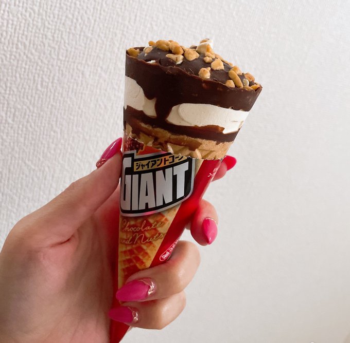 悩みに悩んで今日やっと食べる🤣🤣🤣 https://t.co/OPrzXsb2Gy<a href="/tag/hulu"class="tags"><span>#hulu</span></a><a href="/tag/%E5%8D%83%E3%81%A8%E5%8D%83%E5%B0%8B%E3%81%AE%E7%A5%9E%E9%9A%A0%E3%81%97"class="tags"><span>#千と千尋の神隠し</span></a><a href="/tag/%E4%B8%8A%E7%99%BD%E7%9F%B3%E8%90%8C%E9%9F%B3"class="tags"><span>#上白石萌音</span></a>