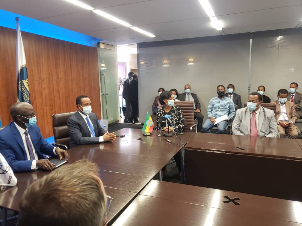 DanielBurssa's tweet photo. Happening now: Signing ceremony with @WB_Ethiopia. #207M USD addtional FA for C-19 vaccine deployment in 🇪🇹 . It'll allow to vaccinate 20 M people.
@MoF_Ethiopia  , @FMoHealth @lia_tadesse @dereje_dugumaMD @SeharlaA @AlemtsehaySM @dr_zelalem @munirkassa @EPHIEthiopia @PMEthiopia https://t.co/rNL9muIgri