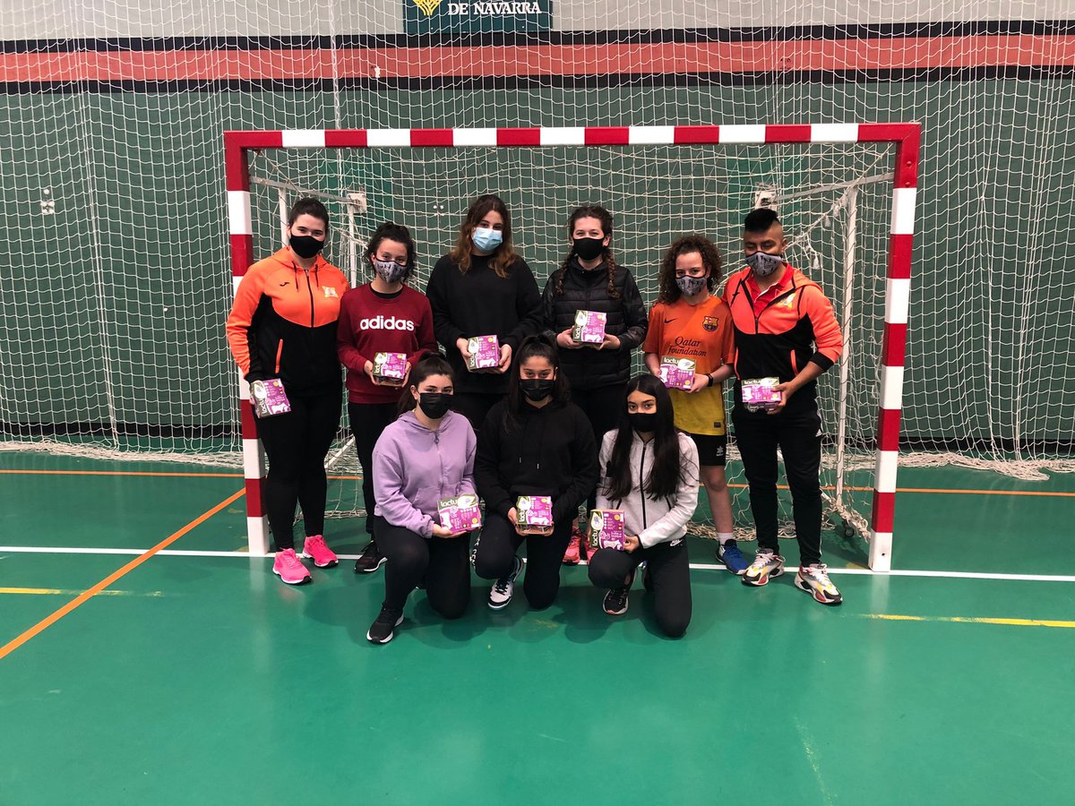 BmAtalaya's tweet photo. Esta semana nos ha visitado Lacturale, para concienciar a nuestros chicos y chicas de la importancia de una alimentación sana y de los beneficios de los lácteos en el deporte. Muchas gracias a Lacturale y a Carlos.
Aúpa Atalaya!!! https://t.co/wccgJeiBah