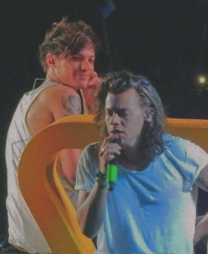 louis fondlinson part two bc why not?I vote  #Louies for  #BestFanArmy at the  #iHeartAwards