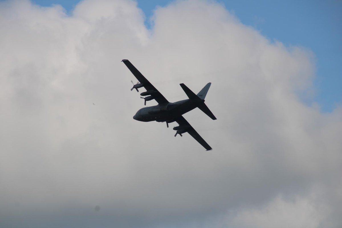 Hercules C-130 Transportvliegtuig gespot boven de <a href="/VlbLeeuwarden/">Vliegbasis Leeuwarden</a>

Foto's: Facebook/Hulpdiensten Leeuwarden