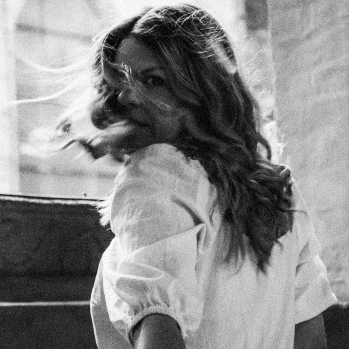CorriTaylor's tweet photo. My new song Powerless will be out on the 7th May!! 🤍🎶😊 https://t.co/te8pDE3Ebm