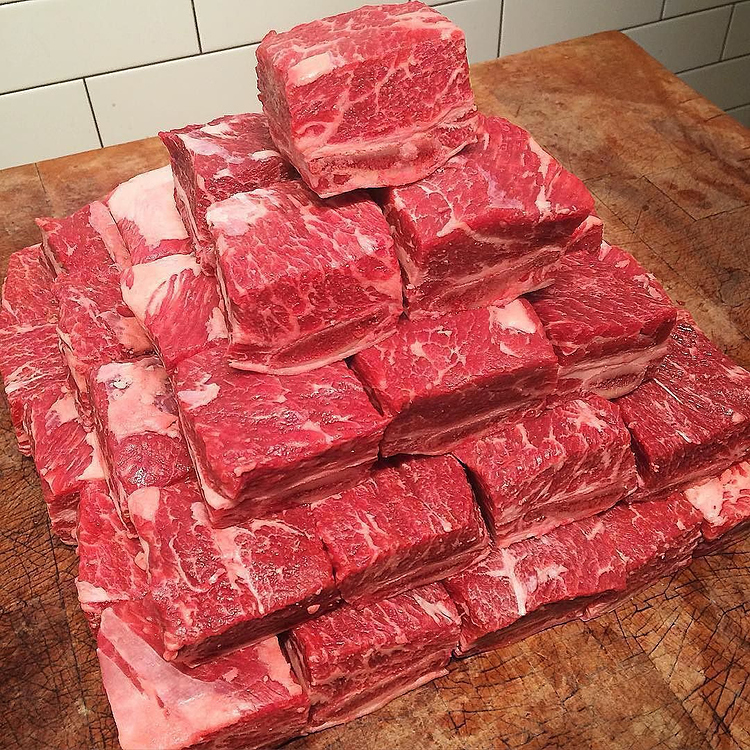 CaryKelly11's tweet image. Here's a food pyramid you can trust: