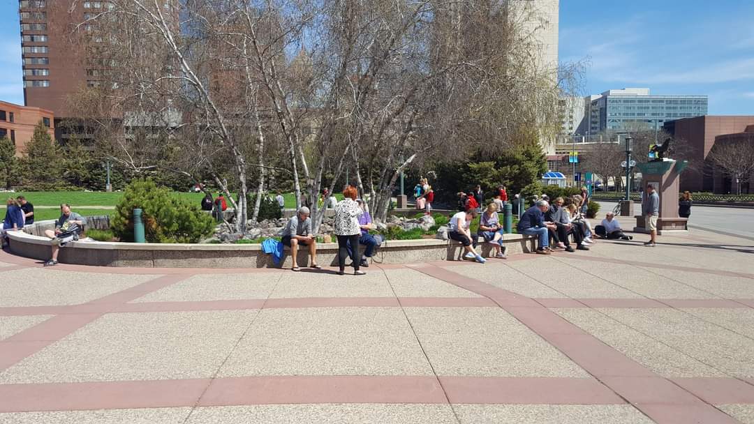 navift's tweet image. How do cities look beautiful? Not with choona and gamla!!!
Cities look beautiful when they offer public transport, protect rights of cyclists and pedestrian, develop mixed use city centers and provide vibrant public spaces.
#PakCities #ReImagineIslamabad #PakThink