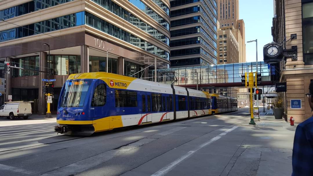 navift's tweet image. How do cities look beautiful? Not with choona and gamla!!!
Cities look beautiful when they offer public transport, protect rights of cyclists and pedestrian, develop mixed use city centers and provide vibrant public spaces.
#PakCities #ReImagineIslamabad #PakThink