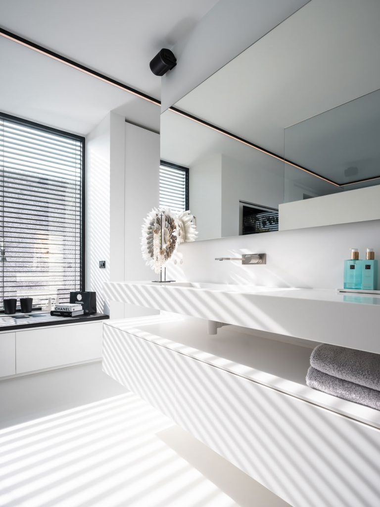 arqideal's tweet photo. Calidad y estética a medida con HI-MACS® para un luminoso chalé en Holanda - https://t.co/FtXNFiEABM https://t.co/p4yQ6Tl2I7