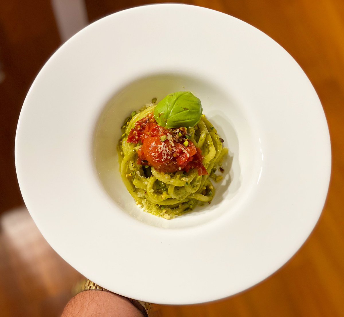 _FoodAddicted's tweet image. Troccoli al pesto, pomodorini confit e granella di Pistacchio
#foodaddicted #troccoli #wednesday #food #foodie #instafood #cibo #pasta #cucinaitaliana  #italianfood #pastafresca #pesto #healthyfood #homemade #milano #foodblogger #foodblog #foodporn #chef #foodphotography #italy