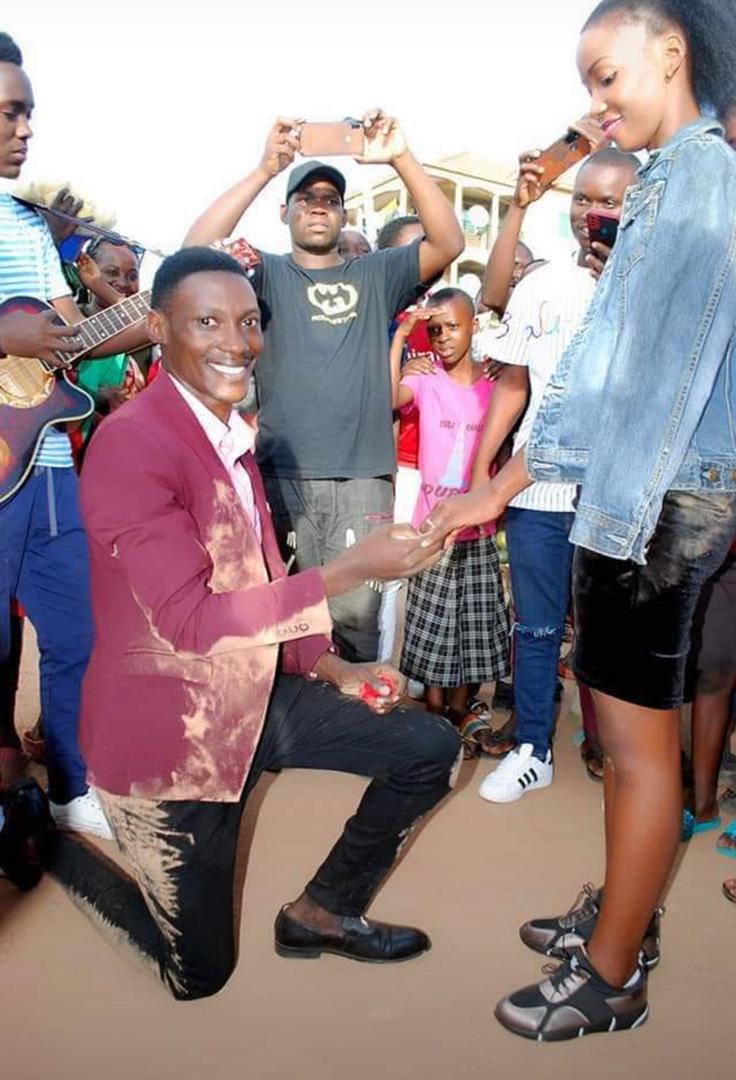 See how a man proposed to his fiancée