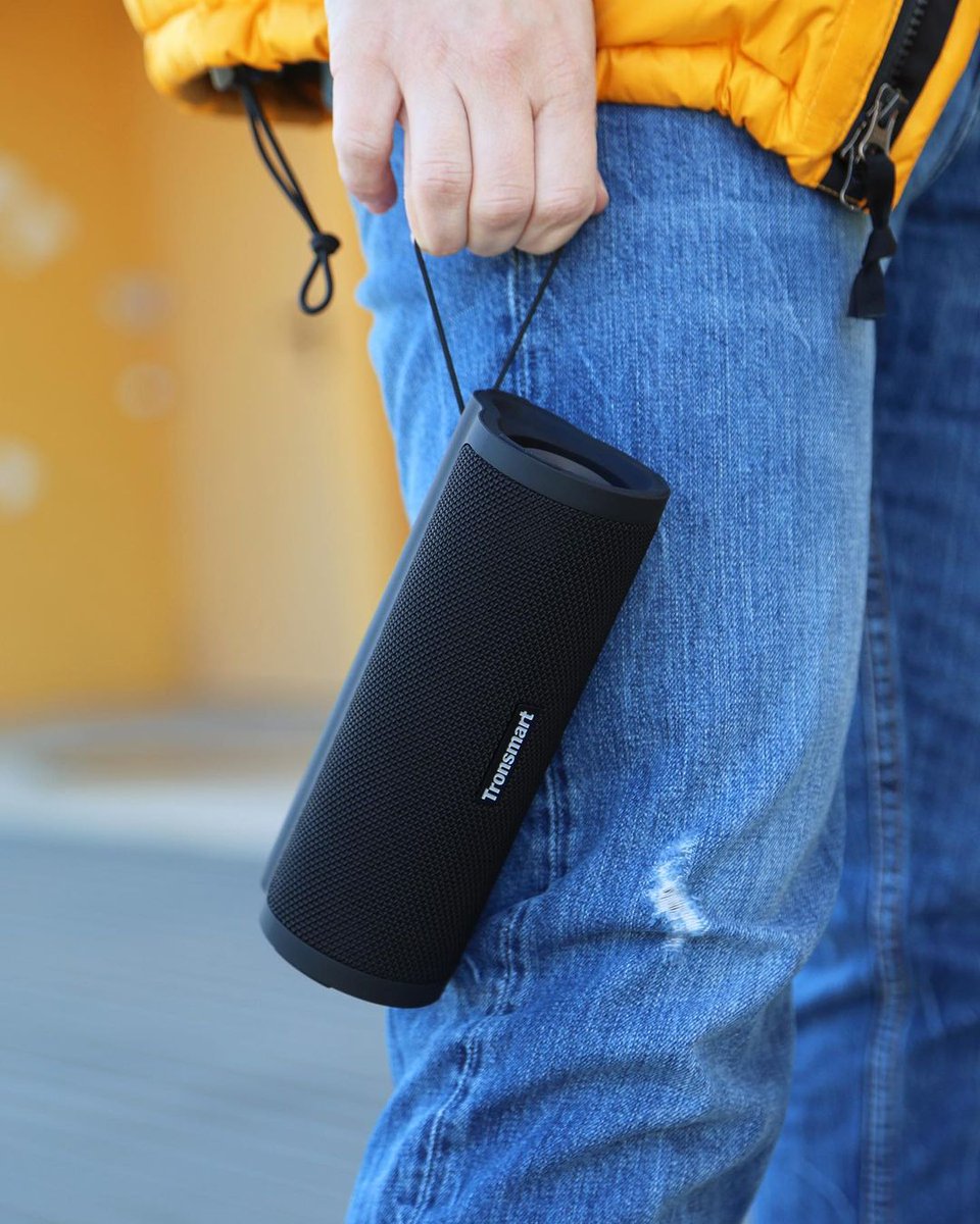 Compact design. Enjoy your music anywhere.🎼🎼
- Broadcast mode to sync sound across 100+ speakers.
- 30W RMS output in a compact size.
Learn more about #force2 👉bit.ly/3oHGZlL
.
.
📷Ins - @dario_vallone_
.
.
#Tronsmart #speaker #music #audio #bass #powerfulbass