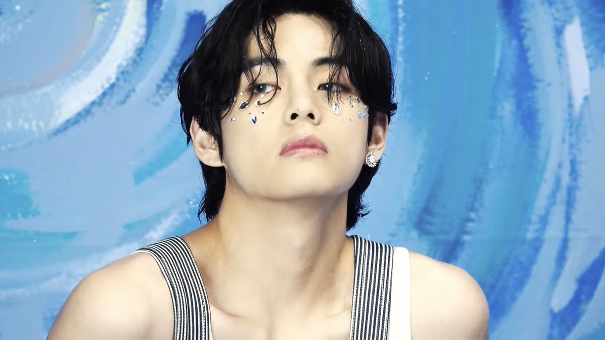 archivefortae's tweet photo. KIM TAEHYUNG ?!??? OHMYGOD https://t.co/VreCG81yIp
