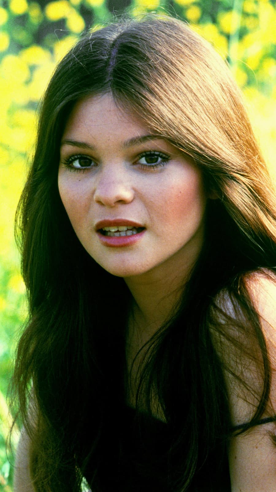 Good morning, Happy Friday. Starting today with a Happy Birthday to VALERIE BERTINELLI 
