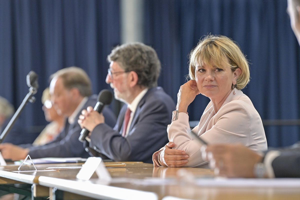 @MarieRecalde, Adjointe au Maire, déléguée au développement économique et à l’innovation, sera l’invitée du <a href="/ClubMerignac/">Club Mérignac</a> le jeudi 29 avril de 12h30 à 14h. Elle répondra aux questions économiques des entreprises de Mérignac.

En savoir + et s'inscrire 👇
club-entreprises-merignac.com/actualites/act…