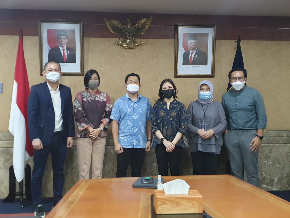 Official_MNCTV's tweet photo. PT. Sasa Inti menggelar pertemuan resmi dengan Kementerian Pariwisata dan Ekonomi Kreatif, Untuk membahas beberapa topik antara lain video Sasa “The Flavour of Nature” petisi Sasa “Gerakan Indonesia Lebih Sehat” lagu “Sasa to The World”
#LifeatSasa
#HappinessisSasa
#Pariwara https://t.co/yWuhmMjrad