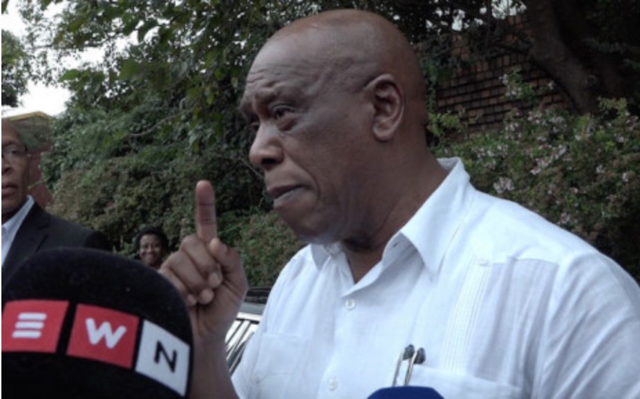 Radio702's tweet photo. IRS Foresencis on #TokoyoSexwale's claims. 

IRS Forensic Investigators independent organised crime investigator Chad Thomas gives more insight on the matter... #702MiddayReport #LetsWalkTheTalk https://t.co/jOUCp9BWXI