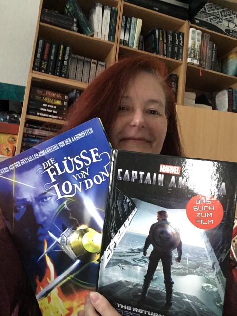 pbcat's tweet photo. #behindeverybook #hinterjedemBuch is an author, a translator, an editor, a journey in other worlds and dimensions, great stories and hopefully a lot of fun 🥰📚
Zeigt eure Bücher/Übersetzungen am #WelttagdesBuches #worldbookday2020 #xl8 https://t.co/bs6r4LPw55
