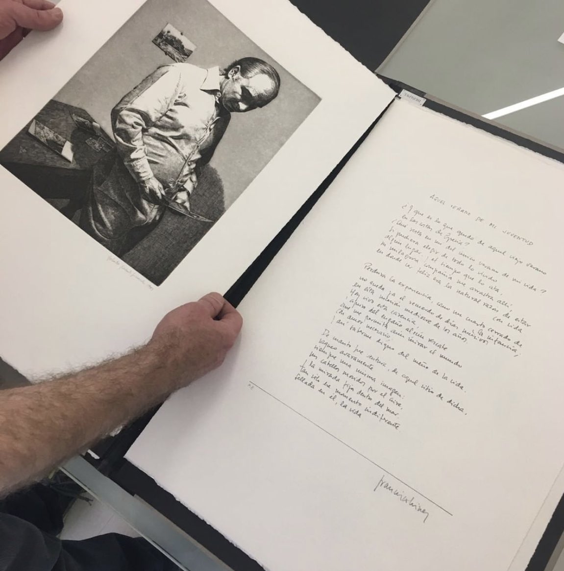 Hoy queremos celebrar el #DíadelLibro despidiendo la exposición #MultiplicadosExpo. Libro de artista y obra seriada que hasta hoy nos ha acompañado. Mil gracias a todxs!