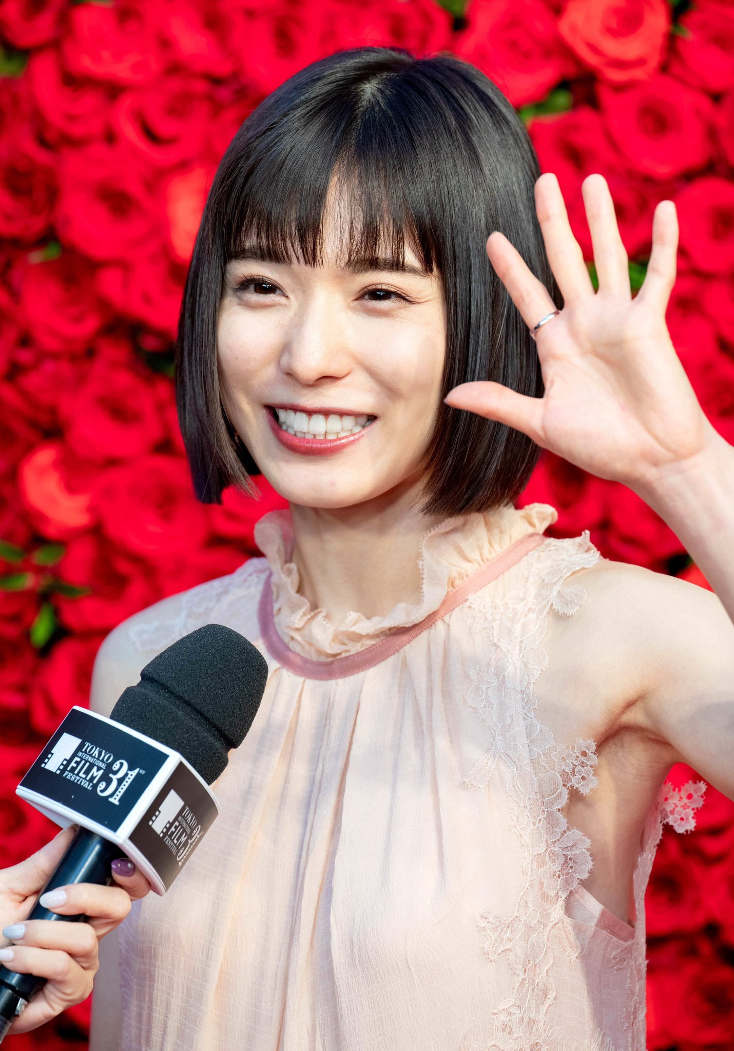 吾輩の辞書には腋の文字しかない ベテラン感 醸す逸材 おはガールで目覚め あまちゃんで飛躍 ちはやふるで認知され 万引きで世界に 桐島に出てた あの腹立つ女子も演じてたのか 末恐ろしい 勝手に震えてます やはり美脇 疲れているので 高画質が目に