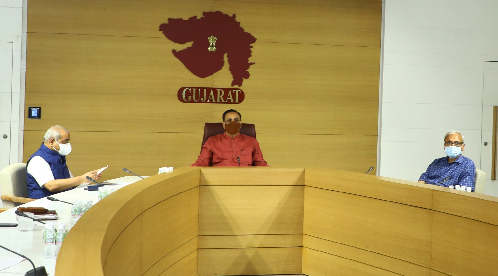 Cmo Gujarat Cm Shri Vijayrupanibjp Along With Dycm Shri Nitinbhai Patel And Concerned Senior Officials Attended A Virtual Meeting Held By Pm Shri Narendramodi Today To Review The Prevailing Covid 19 Situation
