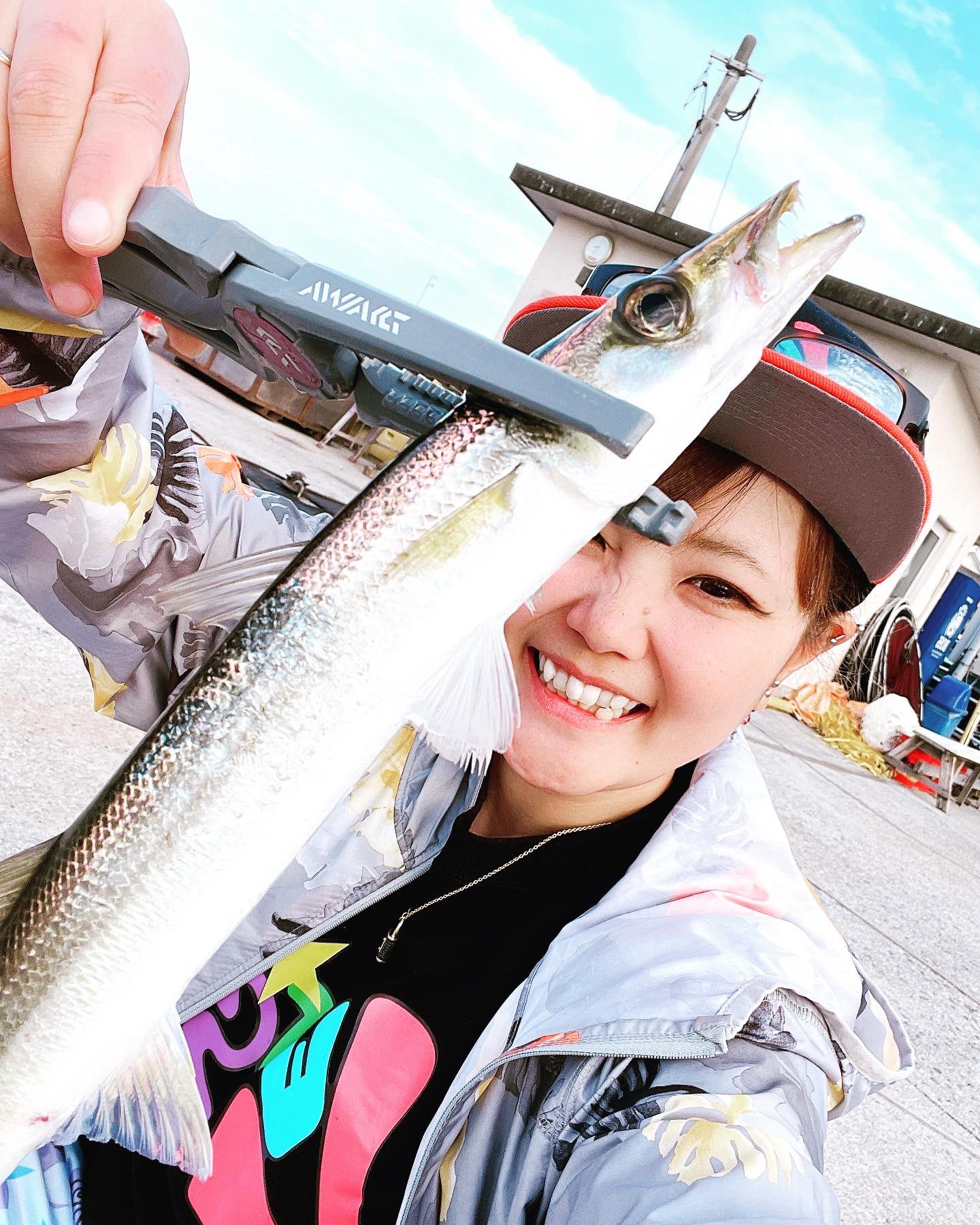 わいちゃん 昨日早明浦ダム行って 今日帰ってきて一宮さんと カマス釣り マイクロシェイク エイトトラップで 釣るテクニカルな釣りでした ｗ エイトトラップで釣った初めての魚が カマスでした あはは あぁ 楽しかった Jackall ルアマガ女子部
