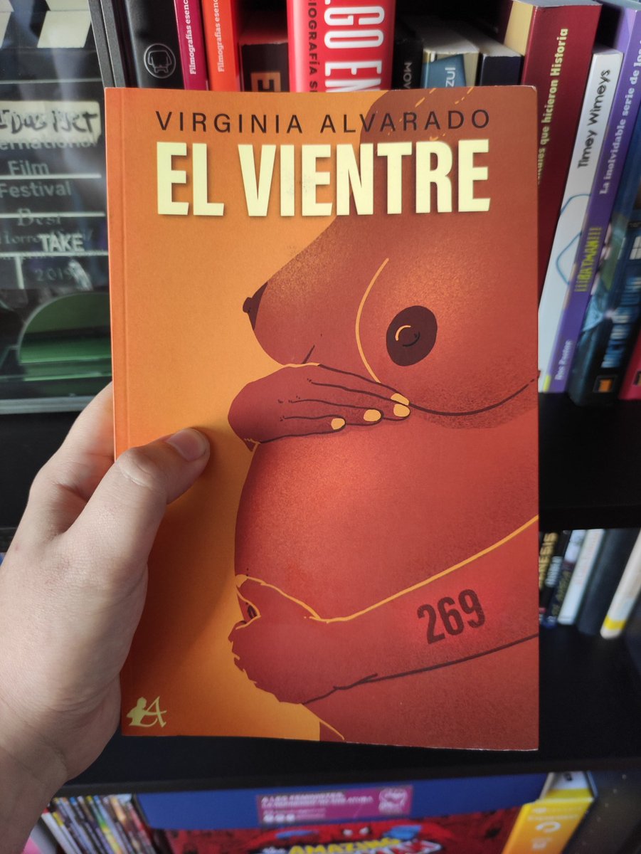 §ergi páez 🍉 (@creativesergi) on Twitter photo Per Sant Jordi, recomano tres llibres de tres dones que admiro i que m'han acompanyat aquests últims mesos:
- El nou "Gran llibre de...", de l'artista <a href="/mariapadillaeu/">Maria Padilla</a> i en Joan de Déu Prats;
- "Reina del grito", de la <a href="/DesireedeFez/">Desirée de Fez</a>;
- i "El vientre", de la <a href="/VirUsoide/">Virginia Alvarado</a>.
🌹🐉 Per Sant Jordi, recomano tres llibres de tres dones que admiro i que m'han acompanyat aquests últims mesos:
- El nou "Gran llibre de...", de l'artista <a href="/mariapadillaeu/">Maria Padilla</a> i en Joan de Déu Prats;
- "Reina del grito", de la <a href="/DesireedeFez/">Desirée de Fez</a>;
- i "El vientre", de la <a href="/VirUsoide/">Virginia Alvarado</a>.
🌹🐉
