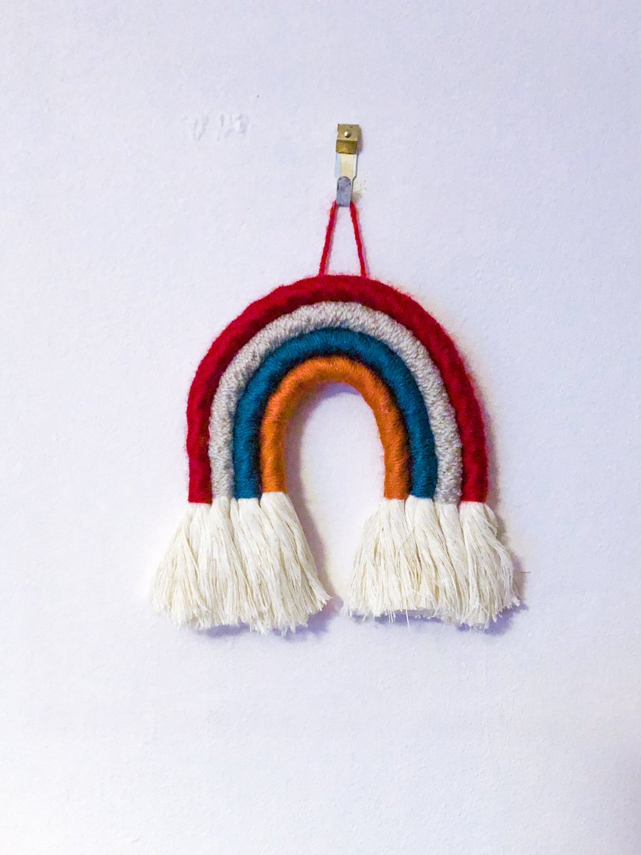 JennyNest's tweet photo. The colour combination on this rainbow wall hanging always reminds me of sunsets over the sea in my favourite place (Aberystwyth in Wales): https://t.co/xelSzzGnvG

#elevenseshour #SunsetSky #beach #homedecor https://t.co/cKXI6NVGtT
