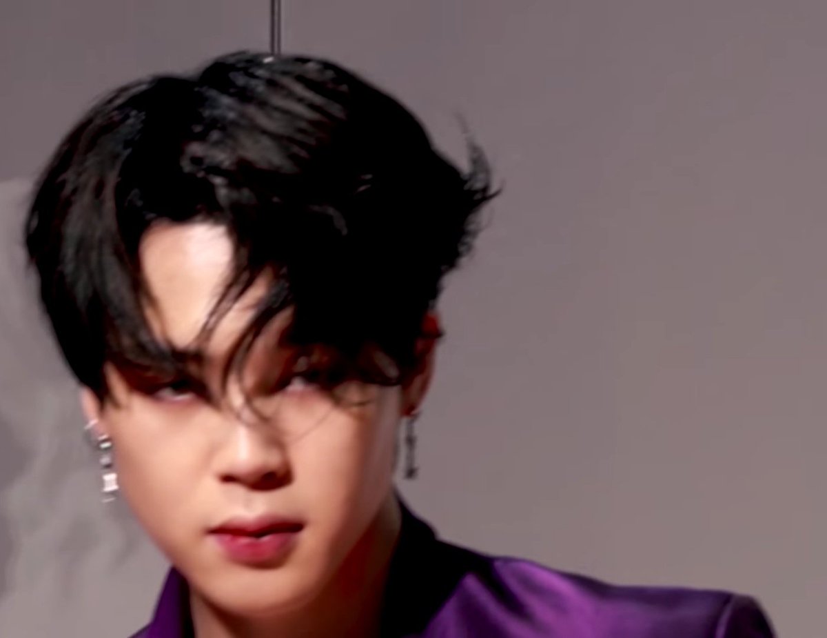 who allowed you to be this hot park jimin? 