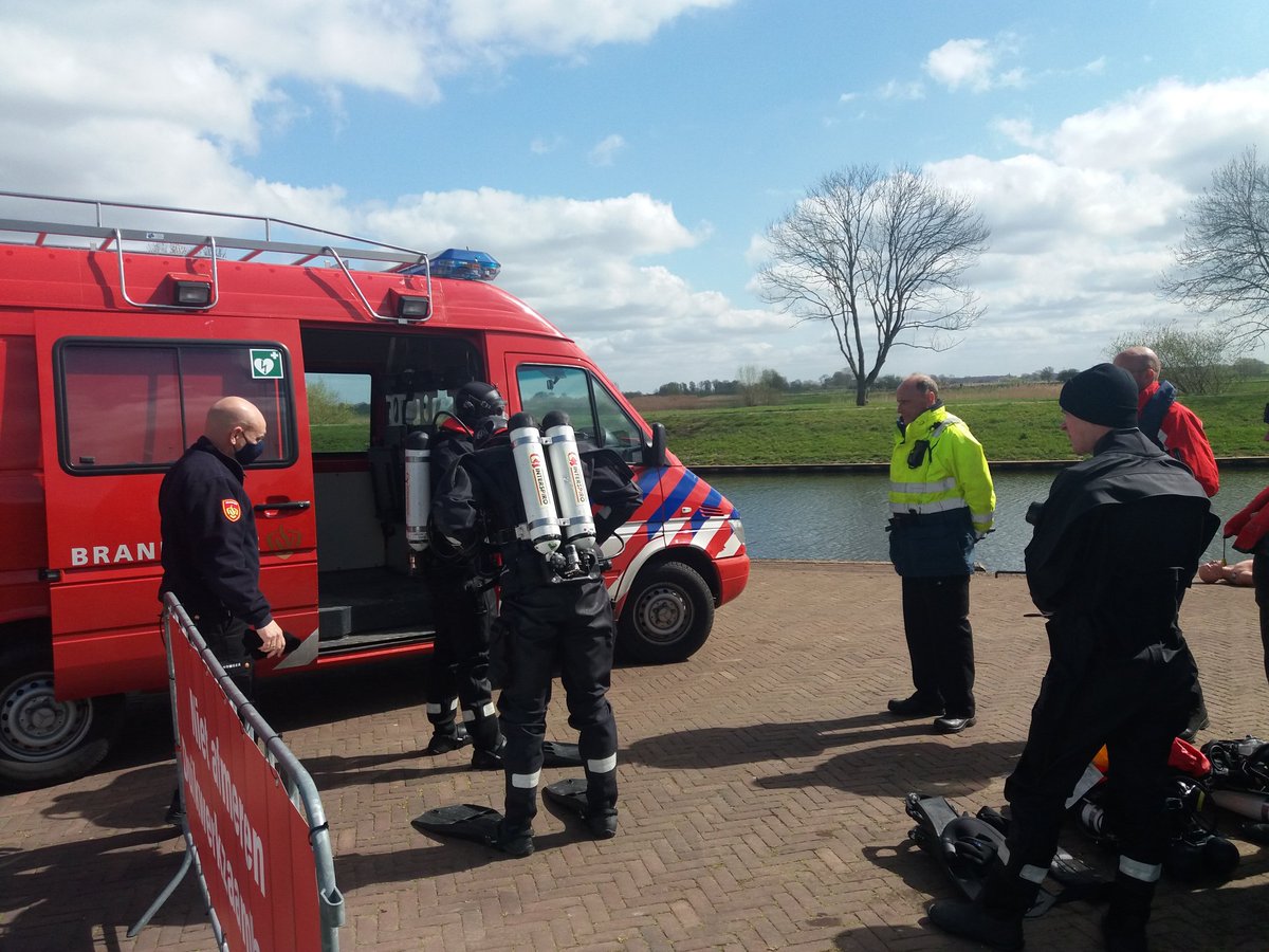 Vandaag hebben 5 duikers voor de post #Leidsche_Rijn met goede resultaten de #brandweerduik opleiding afgerond. <a href="/vrutrecht/">Veiligheidsregio Utrecht</a> #BOGO #Hattem