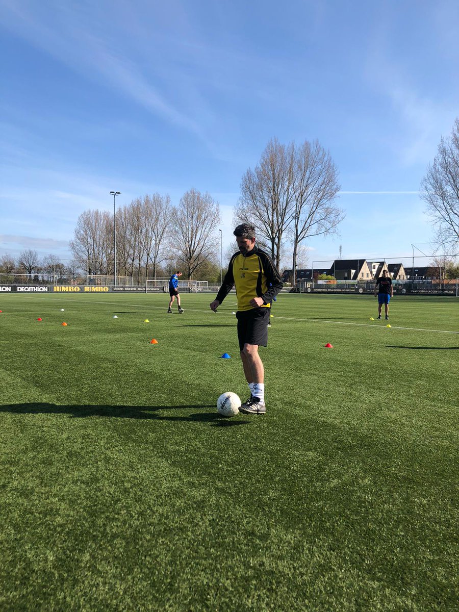 EricHellemons's tweet image. Gisteren een leuke businessclub activiteit gehad op locatie. Tof om onze werkwijze te kunnen delen met de sponsoren van @NACnl samen met onze hoofd jeugdscouting en O16 coach Jasper Somsen en videoanalist Niels Ton!