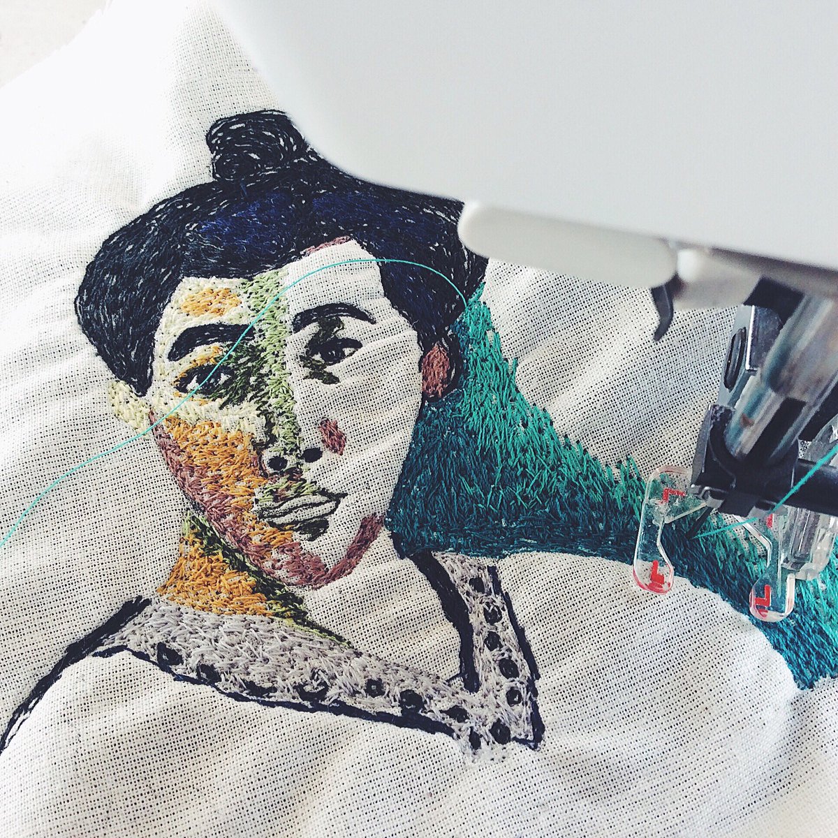 alittlevintage1's tweet image. The Green Stripe 🍃 #henrimatisse #drawingwiththesewingmachine #threaddrawnartwork #textileart #fiberart