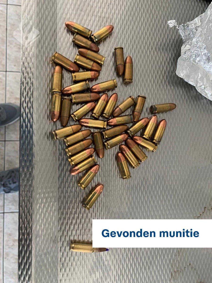 Hennepkwekerij in bedrijfsloods, twee aanhoudingen #Roosendaal Bij een integrale controle is de politie gestuit op een professionele hennepkwekerij.