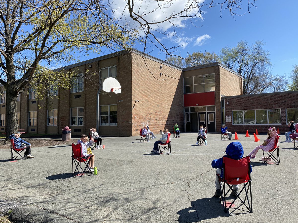 MrsPunim's tweet photo. We love our new chairs! Thank you @NRCSDistrict ☀️ https://t.co/z7K5hx8bDF