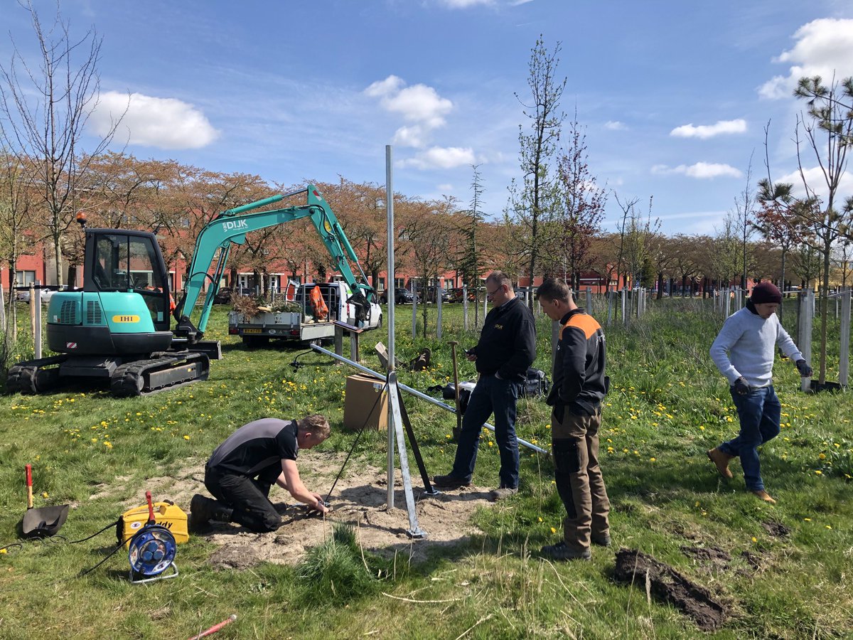 ⁦met installatie weerstation en infobord zijn we helemaal klaar voor meetseizoen 2021 in #klimaatarboretum Almere Buiten.  Dank ⁦<a href="/idverdeNL/">idverde NL</a>⁩ @plantkundig ⁦<a href="/RuisdaelObserv/">Ruisdael Observatory</a>⁩ ⁦<a href="/AlmereGemeente/">GemeenteAlmere</a>⁩