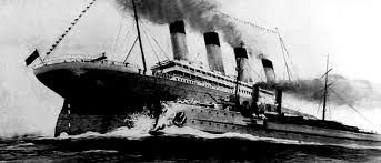 2 navires jumeaux sont construits en même temps: l'Olympic et le Titanic.L’Olympic est lancé le 20/10/1910, mis en service le 14/06/1911.Le 20/09,il entre en collision avec le croiseur Hawke dans le port de Southampton,ce qui entraîne son retour aux chantiers H&W pour réparations