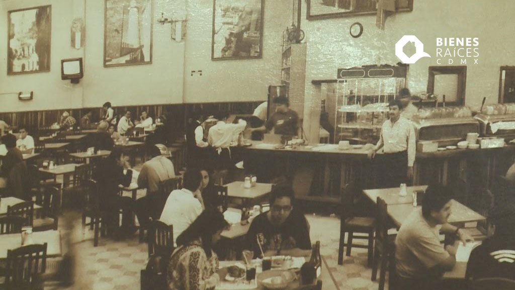 cdmx_agencia's tweet photo. QUÉ HACER EN CDMX | Visita uno de los rincones favoritos en la CDMX: Café La Habana
https://t.co/LgXwtwmhl3
#QuéhacerenCDMX #WhattodoinCDMX #CaféLaHabana #Historia #EscritorRobertoBolaño #Bucareli #LosDetectivesSalvajes #AgenciaInmobiliariaCDMX #BienesRaícesCDMX #CDMXRealEstate https://t.co/2KfdElDnxG