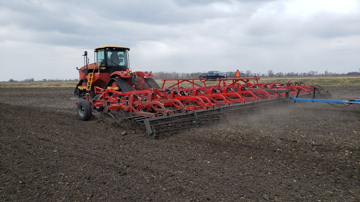 EvanMeyer's tweet photo. Another seedbed prepped by @WilRichLLC #plant21 https://t.co/8AwdrsHNlc