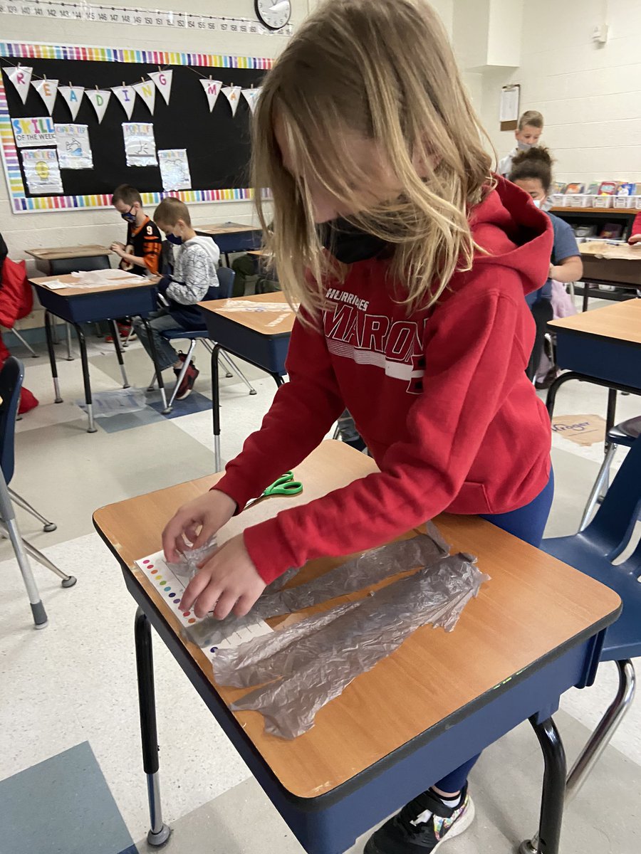MrsRaughsClass's tweet photo. After reading One Plastic Bag on @epic4kids, students were inspired to create things out of plastic bags themselves! Everyone loved building their own bracelet and then talking about what else they could reuse their plastic for ♻️ https://t.co/hKHauh2E3G