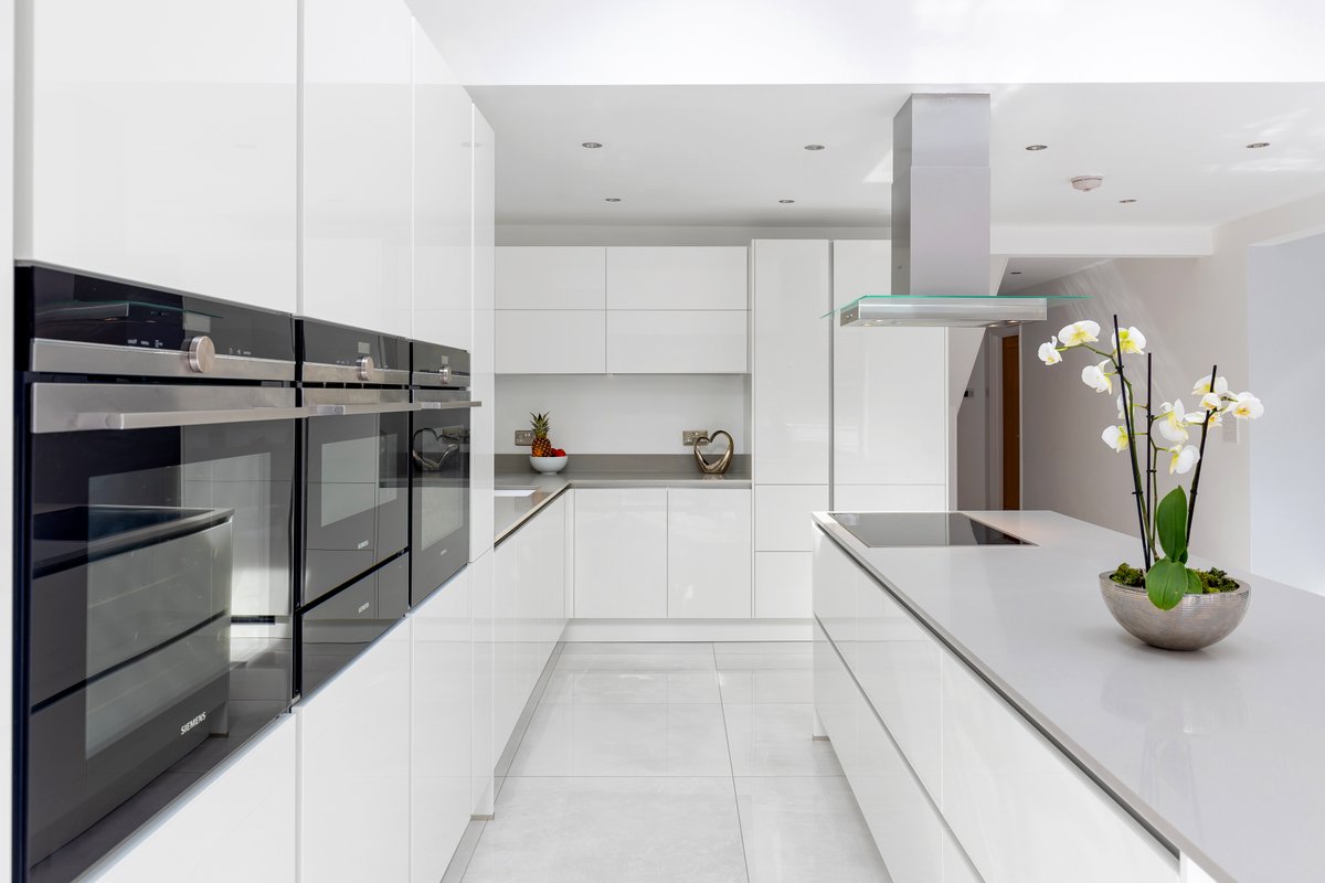 DesignBrandt's tweet image. Contemporary kitchens continue to evolve, with handleless design options remaining a common characteristic. 

Check out some project examples by @DesignBrandt that are both sleek and stylish 👇👇👇 

#kitchens #design #handleless #interiors #contemporary