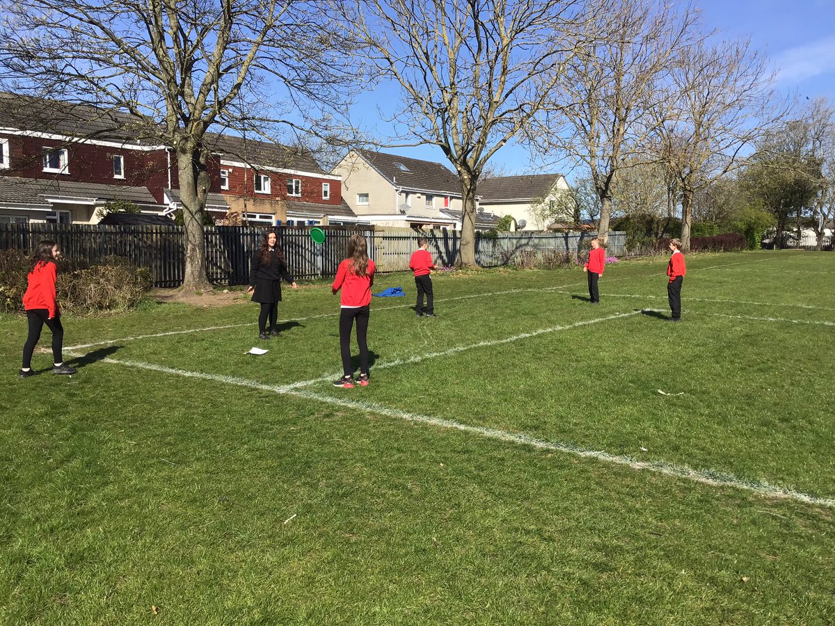 missmarshalleps's tweet photo. Today, P6/7 enjoyed active spelling practise in the sunshine, what a fantastic way to enough the outdoors! Happy Friday everyone! #outdoorlearningisfun https://t.co/gAPt1ki5oU