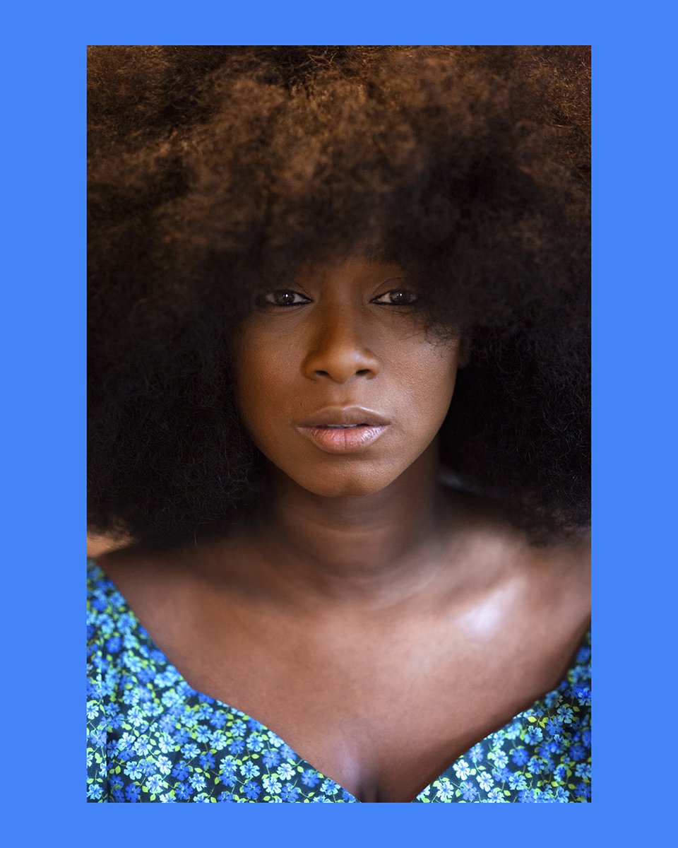 matthieuponchel's tweet image. Assa Traore que j'ai photographié il y a peu pour un podcast @ClimatSocial. Le policier qui a assassiné #GeorgeFloyd est condamné aux US alors que les gendarmes qui ont tué Adama Traore ne sont tjs pas inquiétés ici.
Force à toi Assa, résistante et combattante pour la justice. ✊