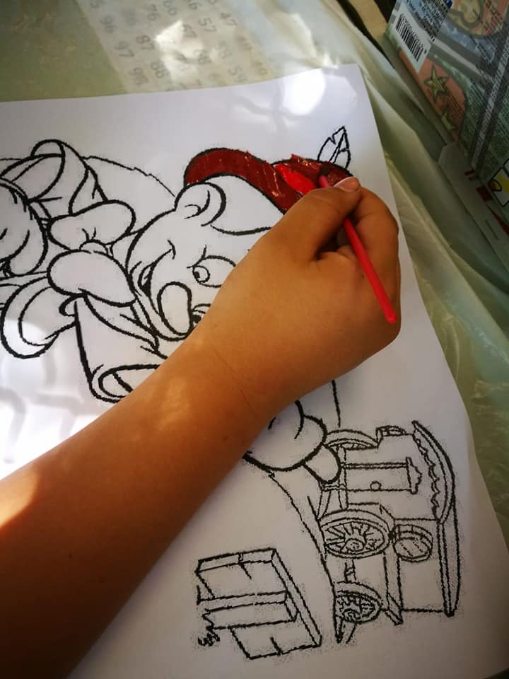 CSC_SMReyes's tweet photo. Los alumn@s del Primer Ciclo han celebrado el #DiaDelLibro 📚🌹realizando estos divertidos dibujos utilizando temperas.
@fesofiabarat 
#SomosFESofíaBarat #SomosSagradoCorazón #otrobarrioesposible #micolemola https://t.co/Xatj1WFaO1