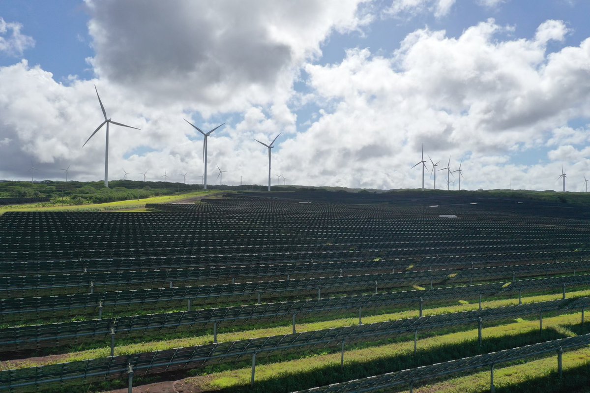 Happy #earthday2021 with a throwback to the Kawailoa solar farm, the largest solar project in the State of Hawai’i (for now)!

Solar Is Eating Hawai’i 
#SolarIsEatingTheWorld 

Onwards #ClimateAvengers!
Photo credit: <a href="/Ryan_M_Park/">Ryan Park</a>