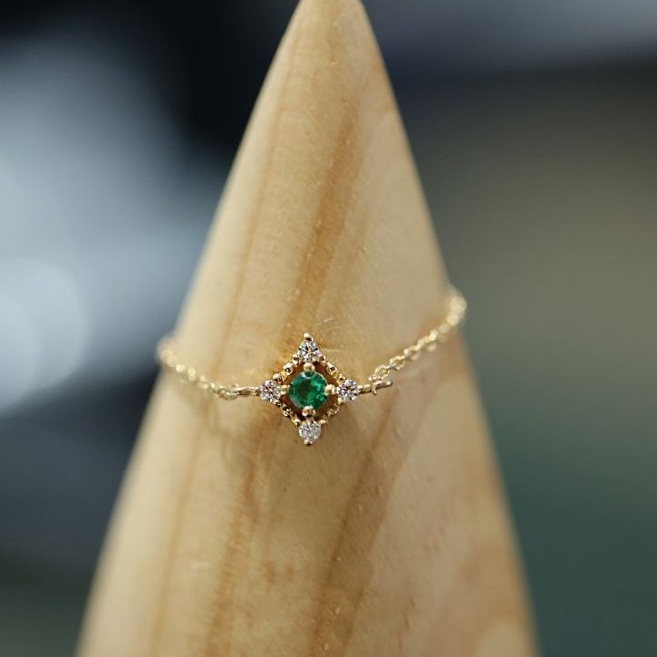 RoyalbeeUK's tweet photo. Elegant tiny emerald green chainring
adjustable ball,open size/adjustable ring

Something unique, something different for this different summer that everyone expecting

Main Stone: Cubic Zirconia and Metal material: Solid 925 Sterling Silver
#zirconia #925silver #worlwideshipping https://t.co/aA6Xj2flEm