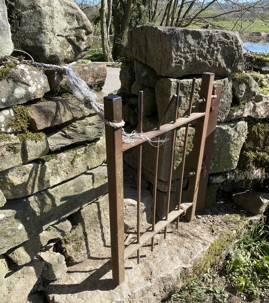 From Watercrook to Scroggs Wood via Hawes Bridge <a href="/LakesStiles/">Stiles</a>