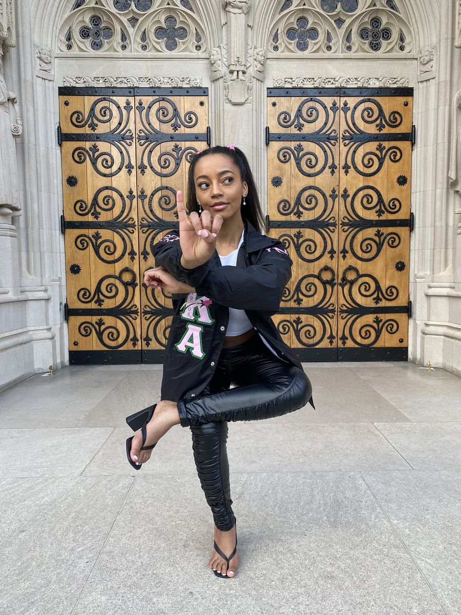 sydneyreede1's tweet image. feeling pretty #AKA1908 #iotamu 💗💚