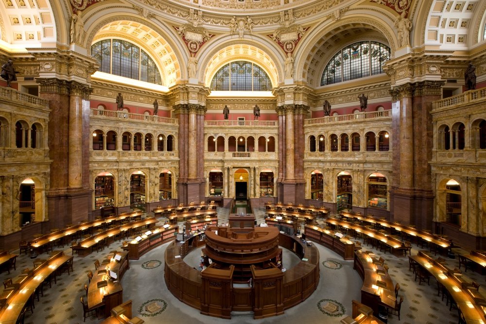 Biblioteka Kongresowa w Stanach Zjednoczonych posiada największy zbiór książek- zawiera ponad 113 mln egzemplarzy!