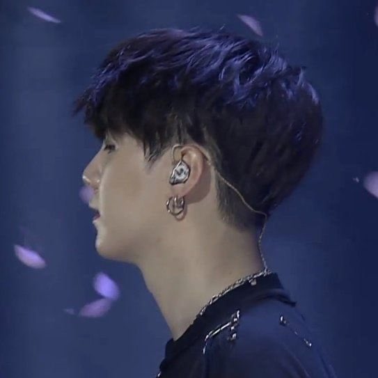 yoongi with an undercut is all i ever need