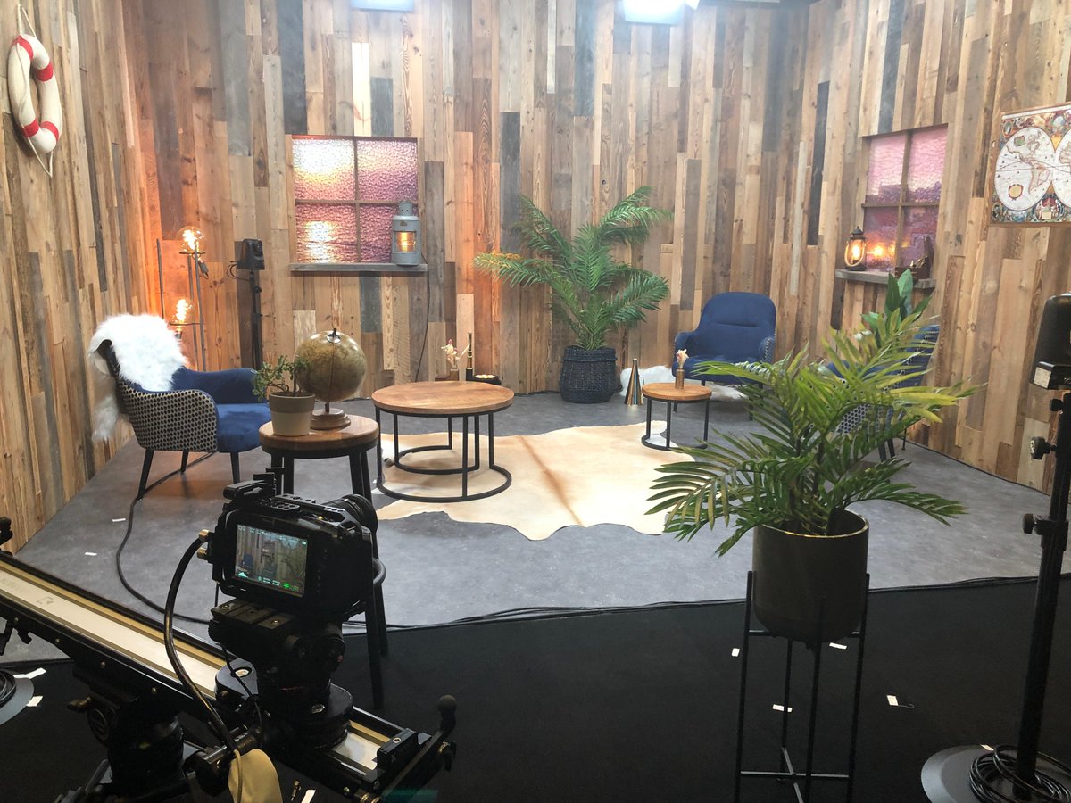 Arxus_Cloud's tweet photo. Gisteren waren we druk bezig met een nieuw marketing-project waarvan jullie binnenkort het resultaat kunnen zien. Omdat we er zelf erg enthousiast over zijn, lichten we al een klein tipje van de sluier... #TheLighthouse #AzureFirst https://t.co/wd3TRWNfFq